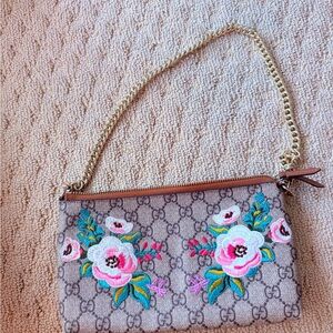 Gucci Beige Floral Chain Clutch